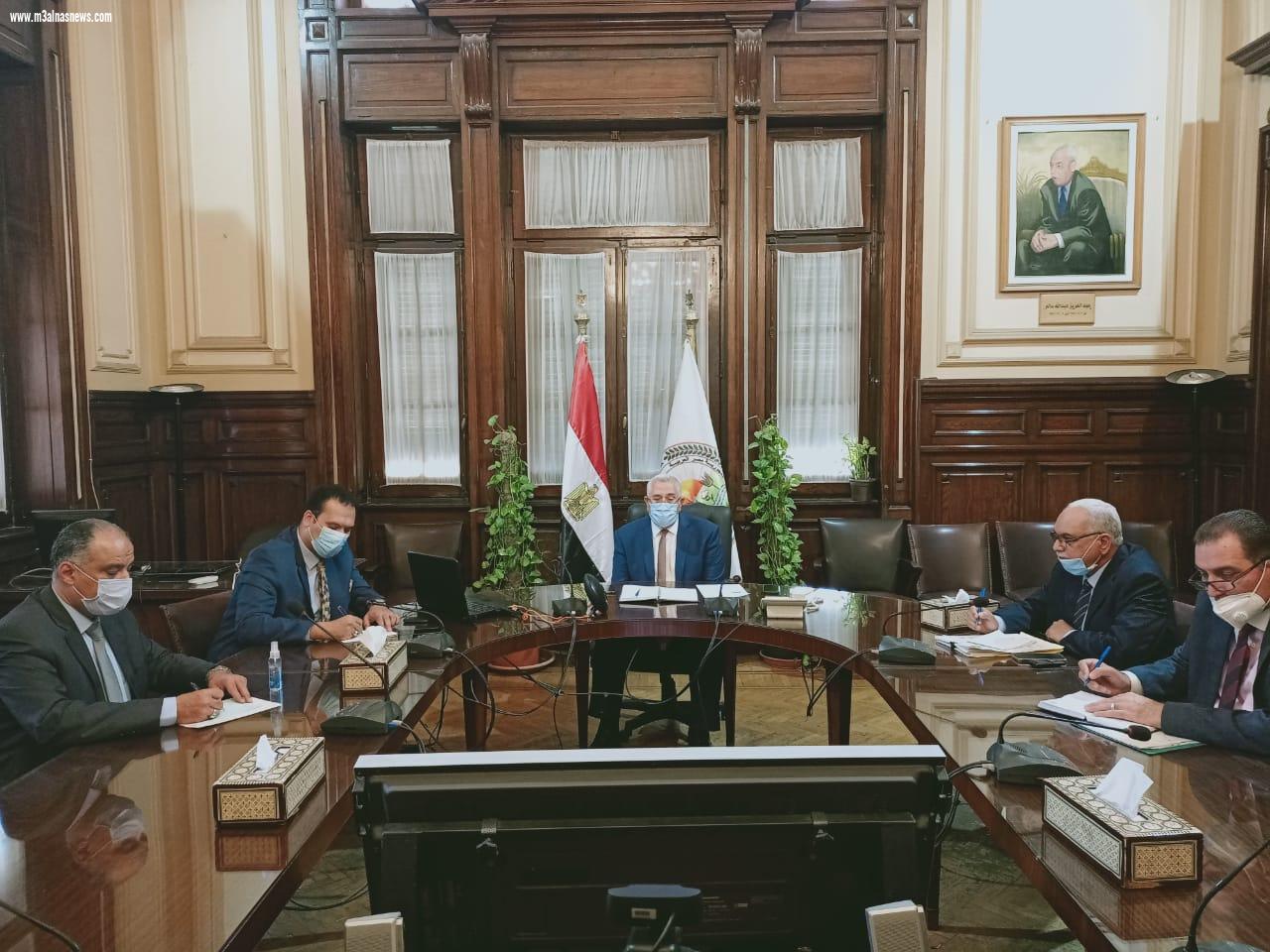 وزير الزراعة.. منع التعدي على الأراضي الزراعية وتفعيل الزراعة التعاقدية